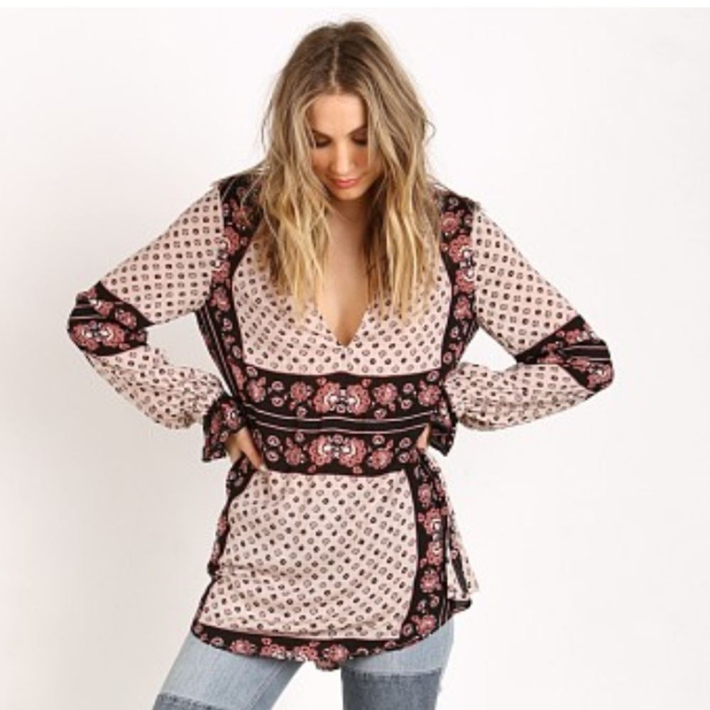 FREE PEOPLE Tunic Top Size S Dobby Changing times Printed blouse Tea Festival